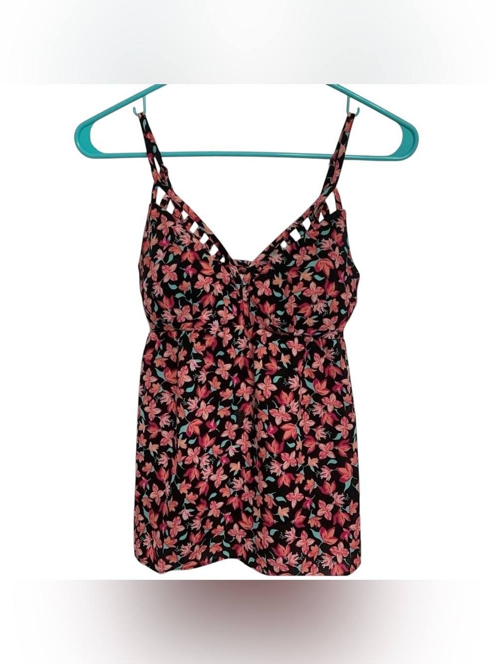 EUC CANDIE’S BLACK & PINK FLORAL CAMISOLE TOP WITH STRAPS SIZE S